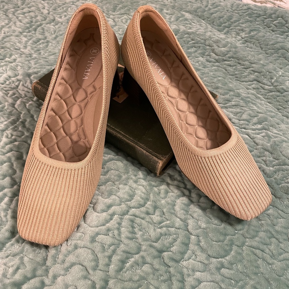 Vivaia Textured Beige Heels size 38. Like new